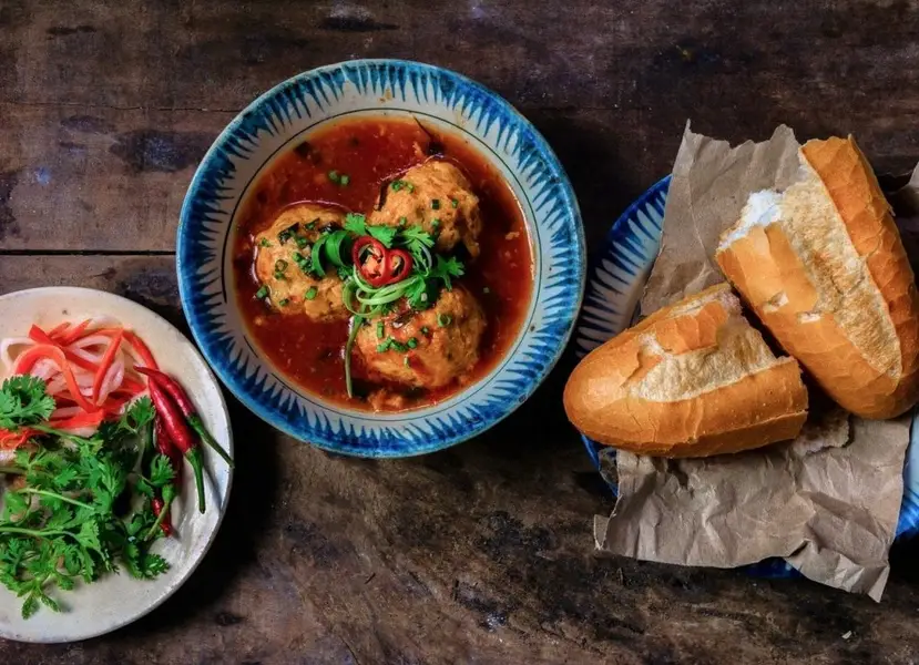 Bánh mì xíu mại Đà Lạt: Điểm tâm không thể bỏ qua