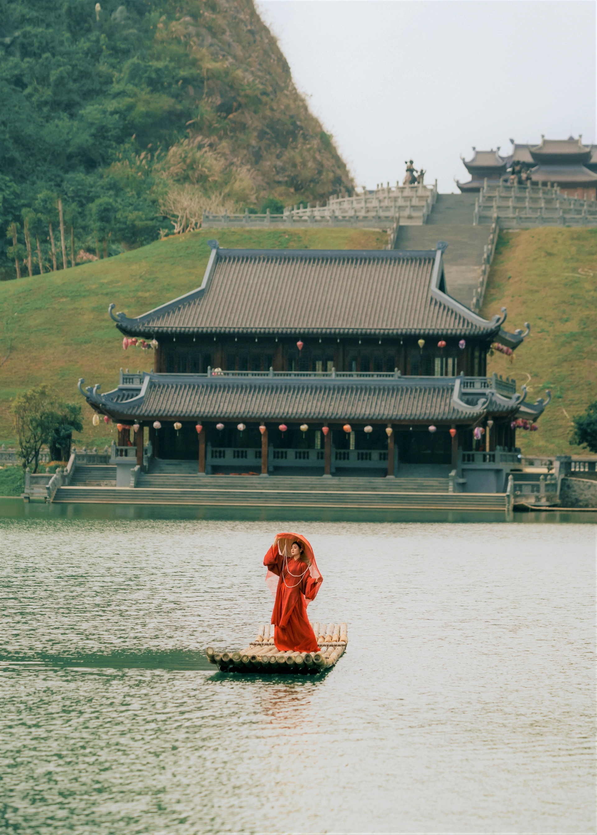 Tour Thung Ui Ninh Bình 1 ngày từ Hà Nội: Đặc điểm, Giá tour, Lịch trình và Đơn vị uy tín giá rẻ