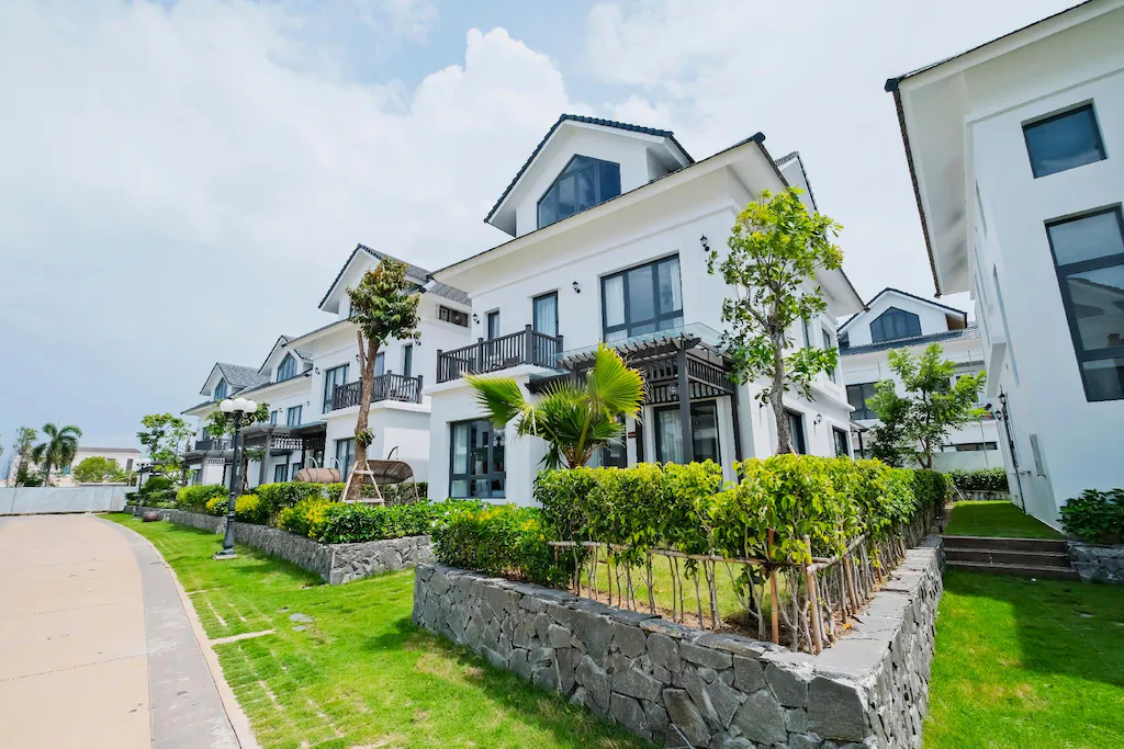 Sunset Sanato Resort & Villas Phú Quốc: Vị trí, đặc điểm, tiện ích, giá bán các hạng phòng & kinh nghiệm đặt phòng