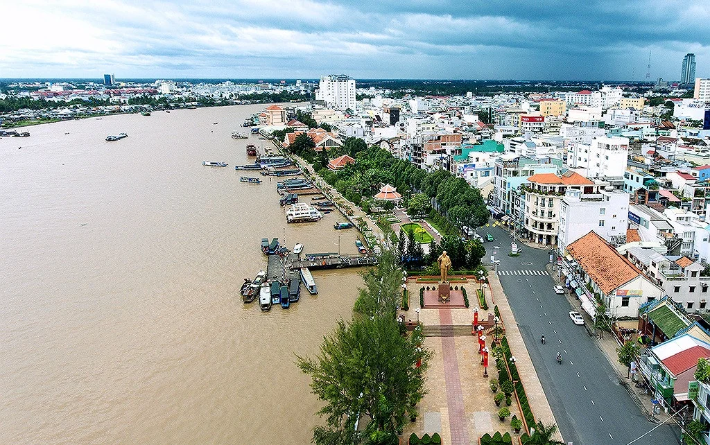 Bến Ninh Kiều: Vị trí, điểm thu hút, kinh nghiệm du lịch và chọn tour