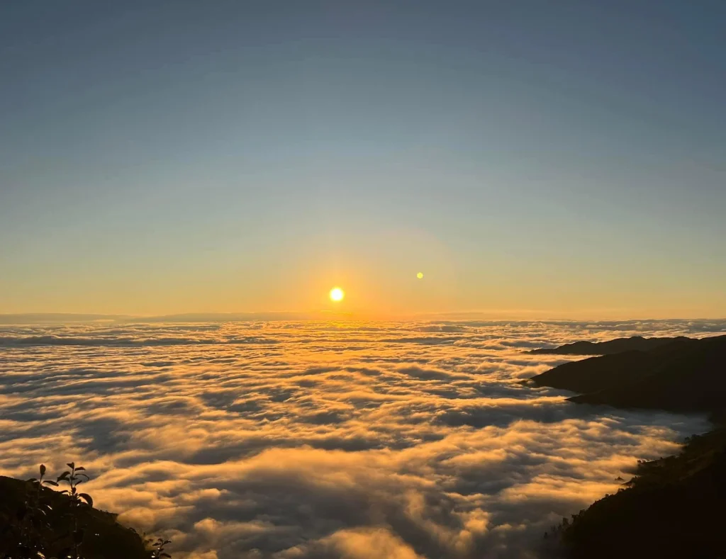 binh-minh-tren-song-lung-khung-long