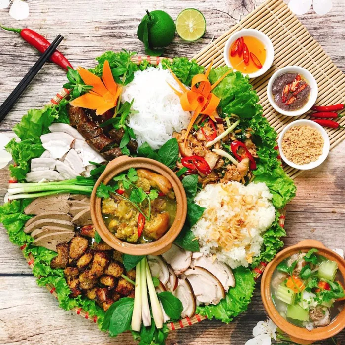 Miếu Bà Chúa Xứ núi Sam: Vị trí, điểm thu hút, kinh nghiệm du lịch và chọn tour