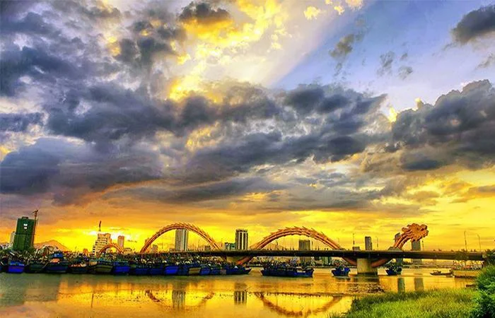 Cầu Rồng: Vị trí, điểm thu hút, kinh nghiệm du lịch và chọn tour