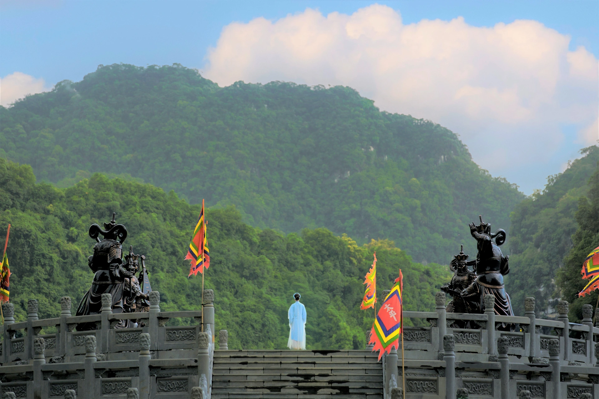 Tour Thung Ui Ninh Bình 1 ngày từ Hà Nội: Đặc điểm, Giá tour, Lịch trình và Đơn vị uy tín giá rẻ