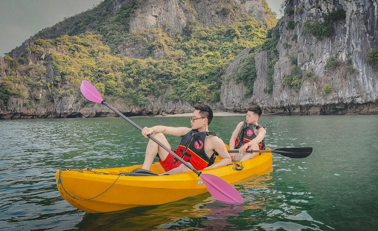 chèo thuyền kayak hạ long 8