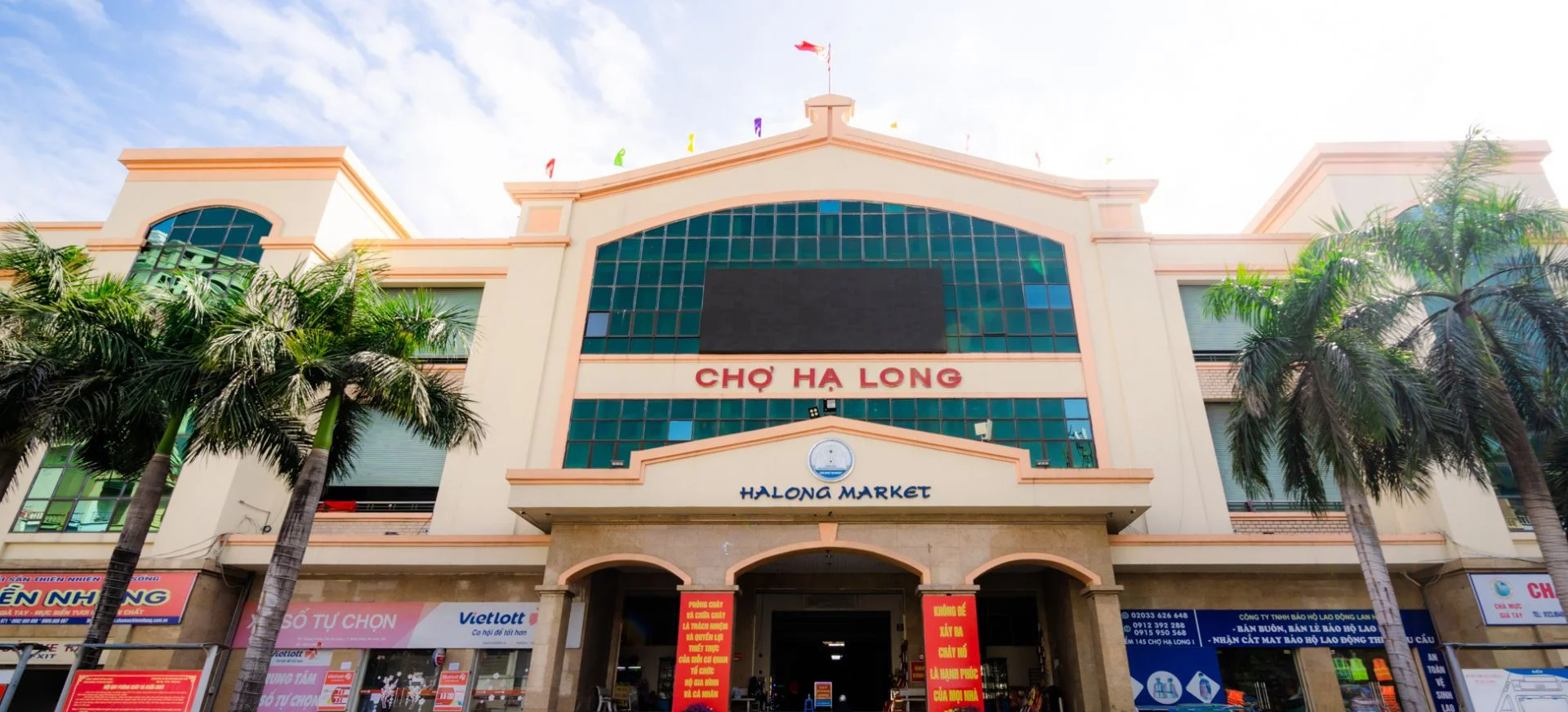 Khám Phá Chợ Hạ Long 2025: Ăn Gì, Mua Gì & Kinh Nghiệm Từ A-Z