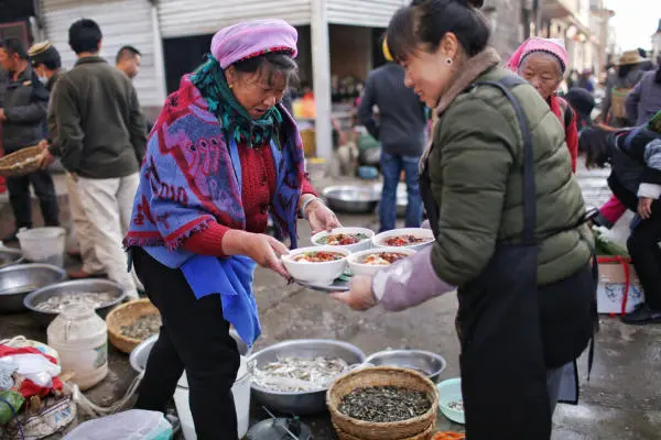 cho-tay-chau-dai-ly-1-jpg