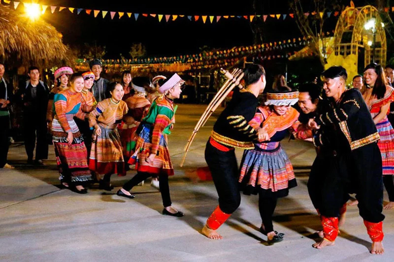 Chợ tình Sapa: Lịch sử, thời gian, địa điểm, đặc điểm & kinh nghiệm tham gia