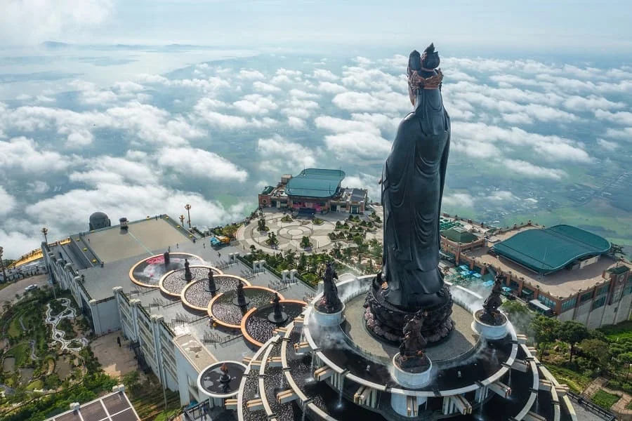 Chùa Bà: Vị trí, điểm thu hút, kinh nghiệm du lịch và chọn tour