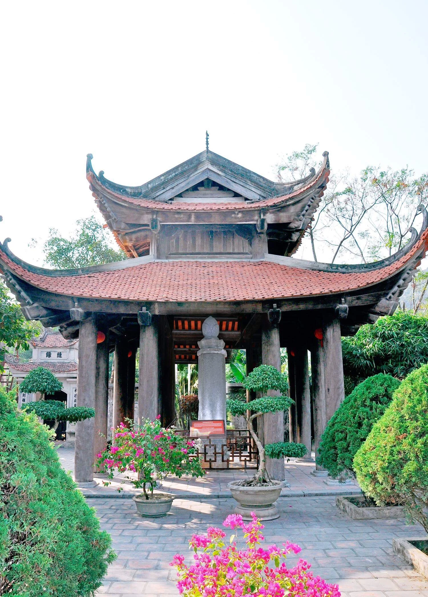 Phố cổ Hoa Lư: Vị trí, điểm thu hút, kinh nghiệm du lịch và chọn tour