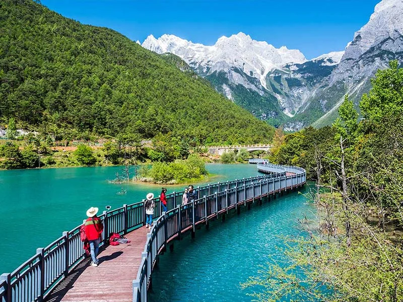 cong-vien-hac-long-dam-1