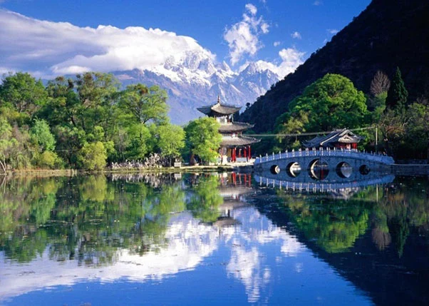 cong-vien-hac-long-dam