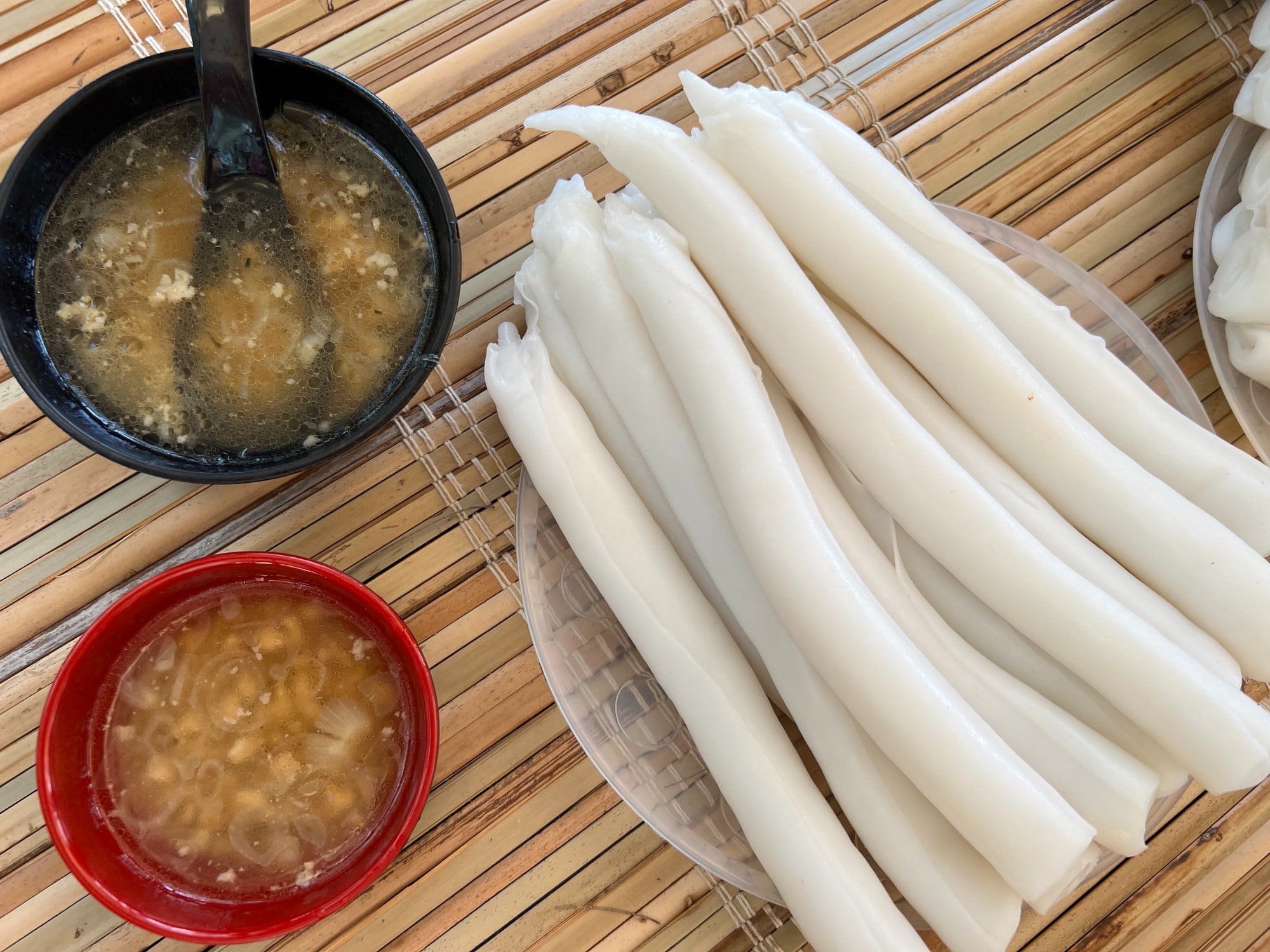 dac-san-ha-long-banh-gat-gu