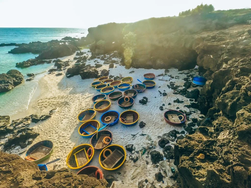 Tour Lý Sơn 2 ngày 1 đêm: Lịch trình, điểm nổi bật, giá bán, kinh nghiệm du lịch & đơn vị uy tín giá rẻ