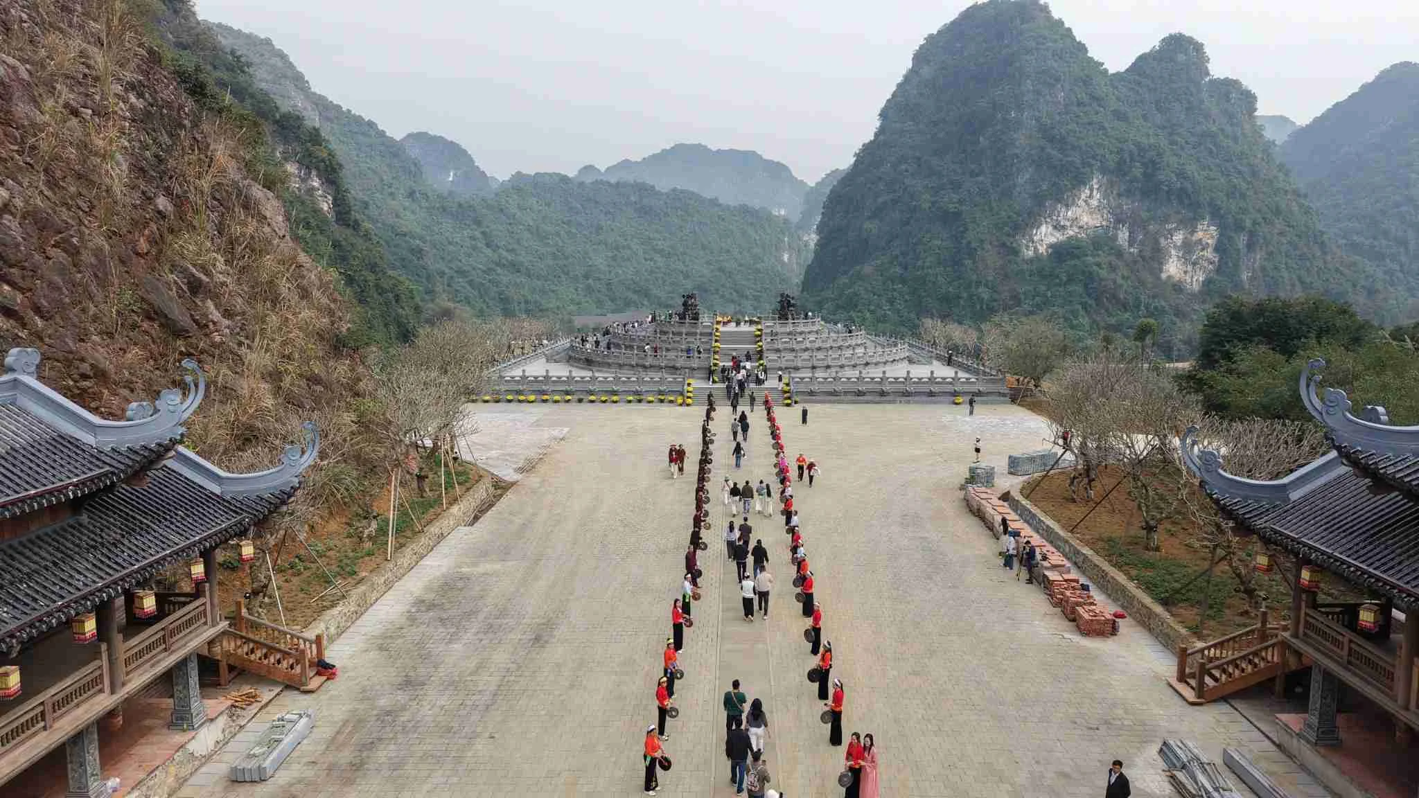 Thung Ui: Vị trí, điểm nổi bật, giá vé, các góc check-in và kinh nghiệm chọn đơn vị cung cấp tour uy tín