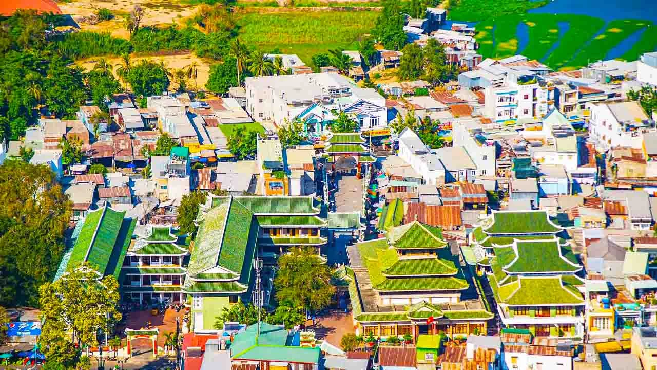 Miếu Bà Chúa Xứ núi Sam: Vị trí, điểm thu hút, kinh nghiệm du lịch và chọn tour