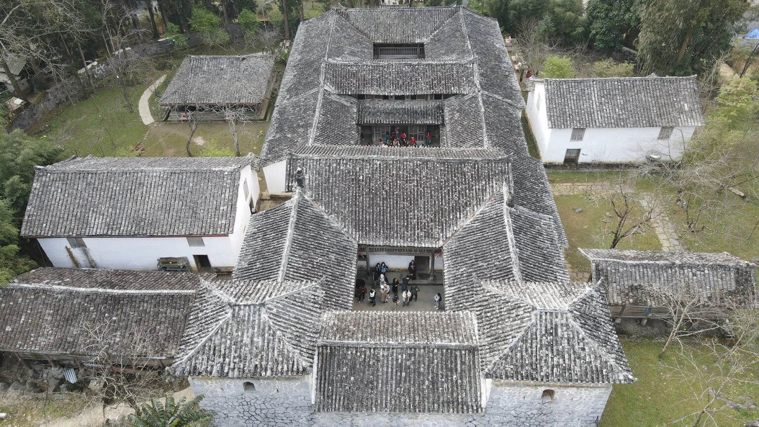 dinh-thu-vua-meo-mai-rua-1