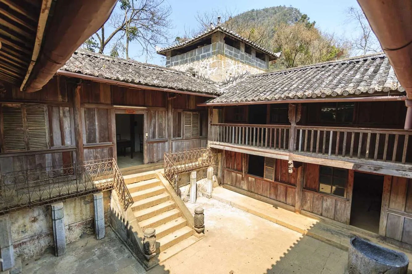 Dinh Vua Mèo: Đặc điểm, vị trí, điểm thu hút, kinh nghiệm du lịch và chọn tour