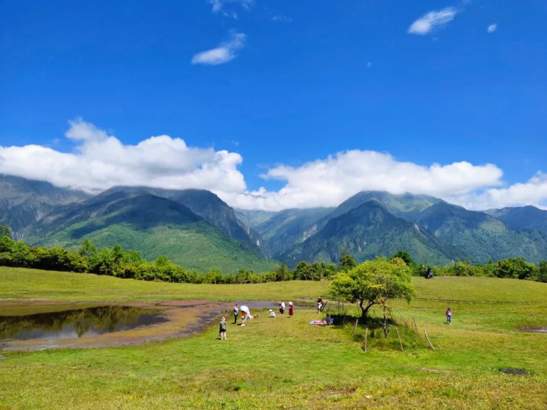 Núi Tuyết Ngọc Long Lệ Giang: Khám phá vùng đất tuyết đẹp nhất Trung Quốc