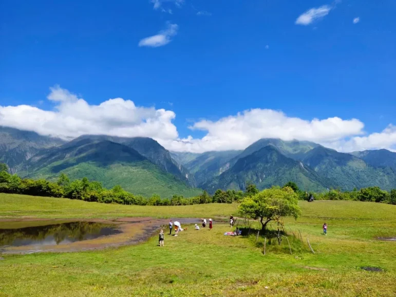 Núi Tuyết Ngọc Long Lệ Giang: Khám phá vùng đất tuyết đẹp nhất Trung Quốc