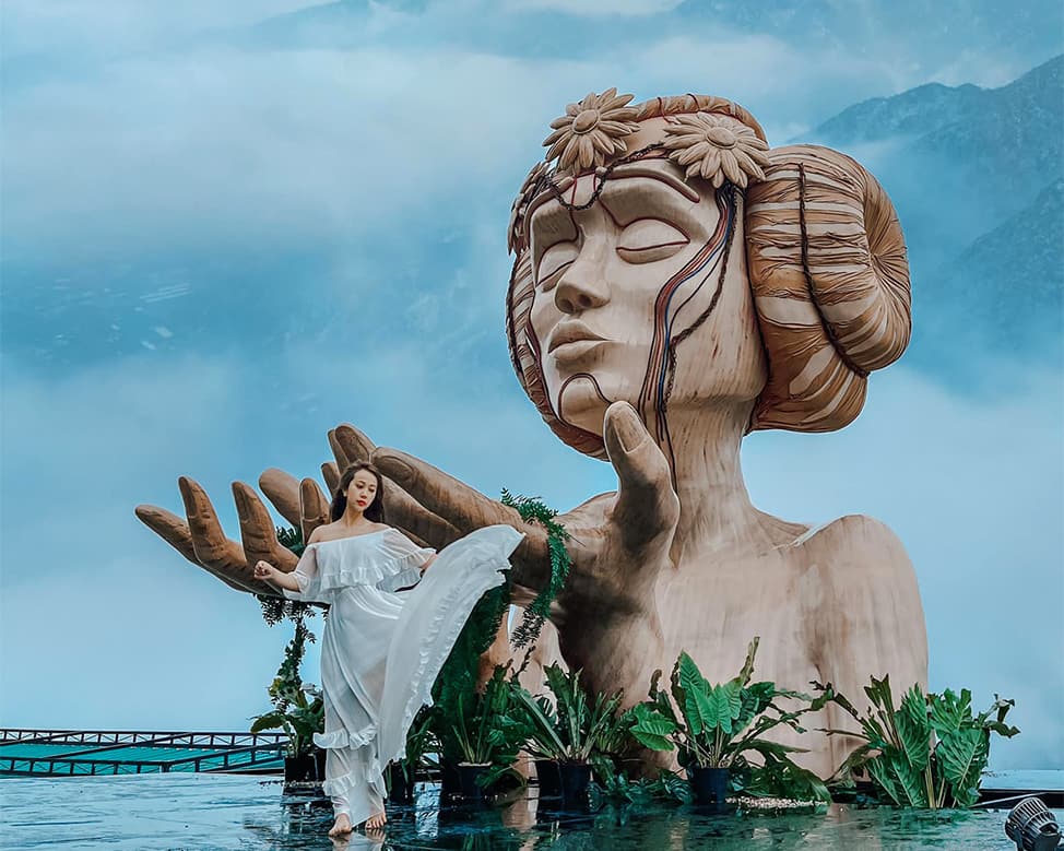 song-ao-chay-may-tai-khu-du-lich-moana-sapa