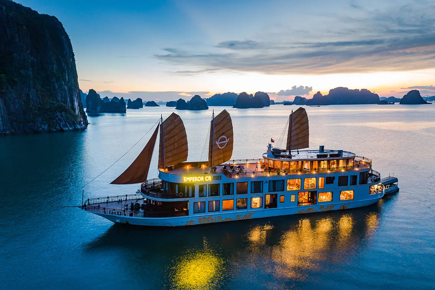 Du thuyền 5 sao Hạ Long 