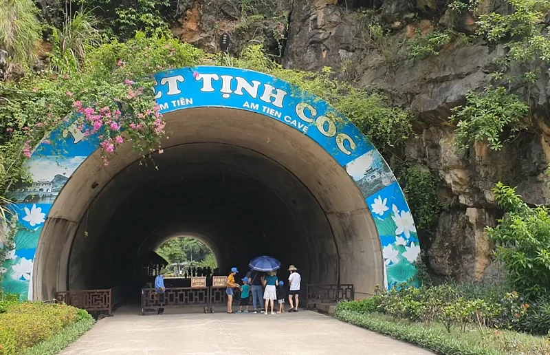 Tuyệt Tình Cốc: Vị trí, điểm thu hút, kinh nghiệm du lịch và chọn tour