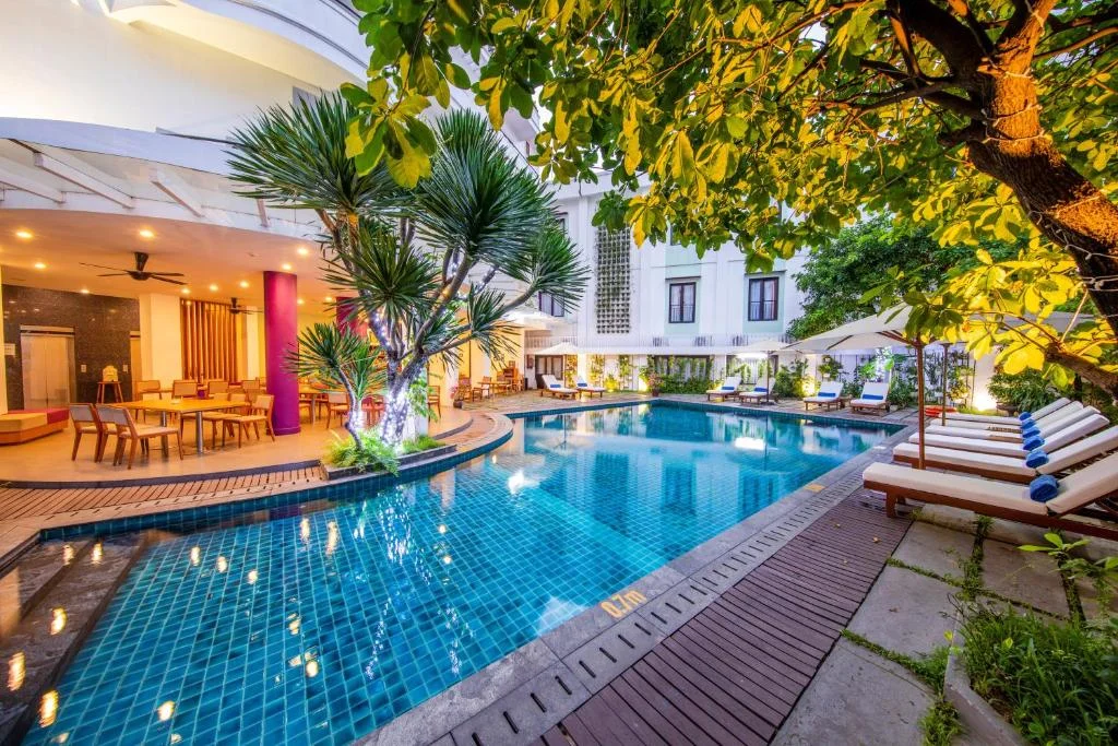 Khám phá ẩm thực tại khách sạn ÊMM Huế: Từ buffet sáng đến đặc sản cố đô