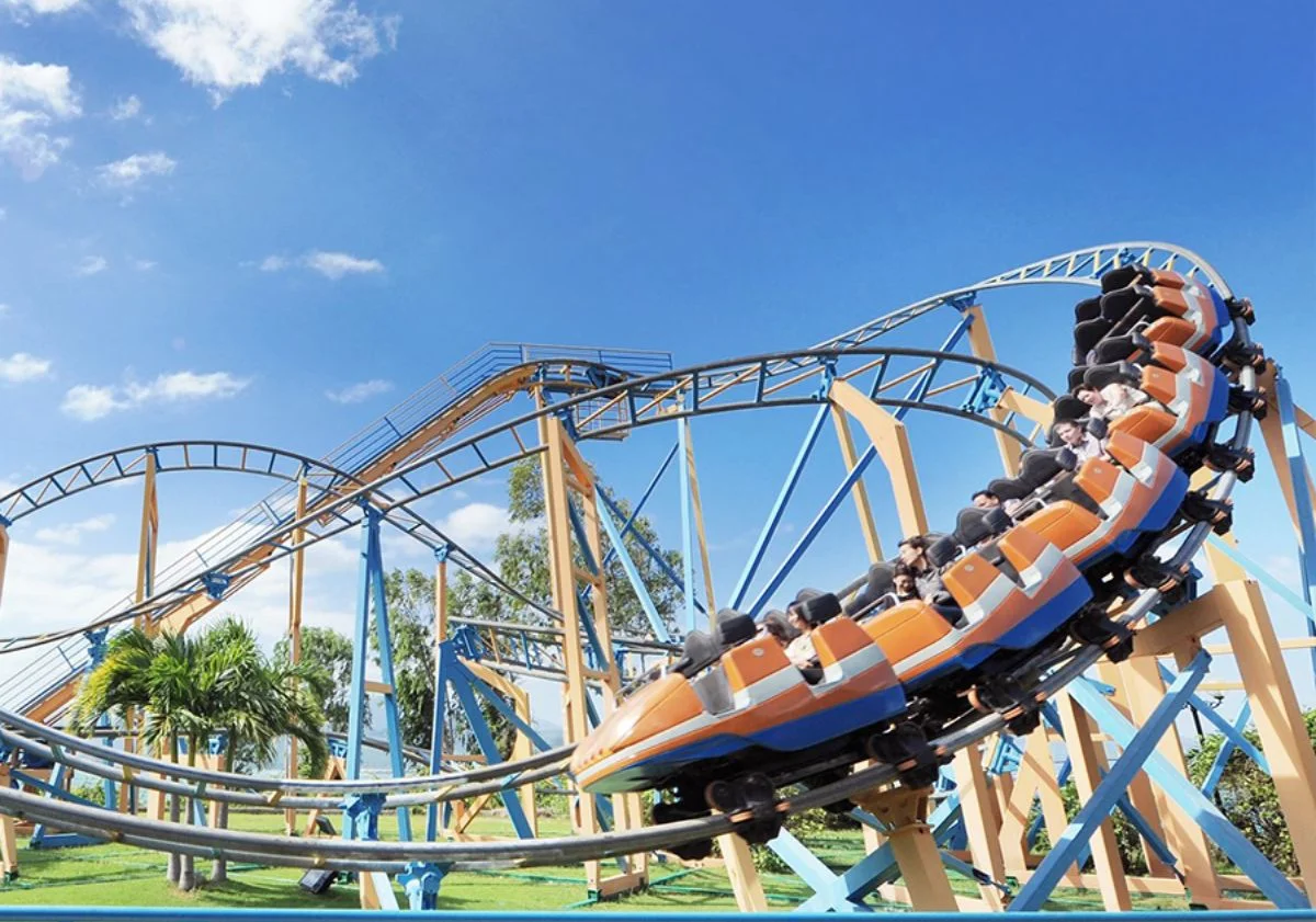 Review VinWonders Nha Trang (Vinpearl Land) từ A-Z: Giá vé, các trò chơi cảm giác mạnh và kinh nghiệm đi cáp treo không phải chờ đợi