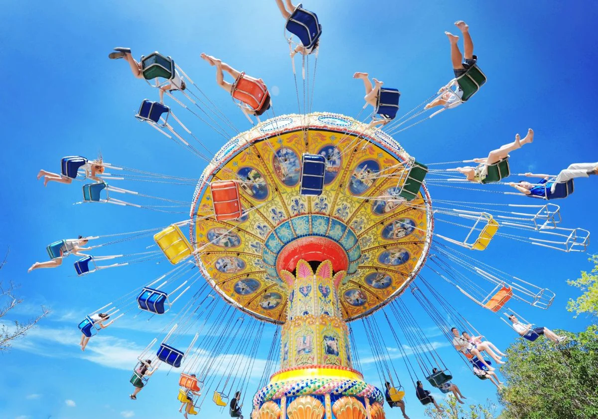 Review VinWonders Nha Trang (Vinpearl Land) từ A-Z: Giá vé, các trò chơi cảm giác mạnh và kinh nghiệm đi cáp treo không phải chờ đợi