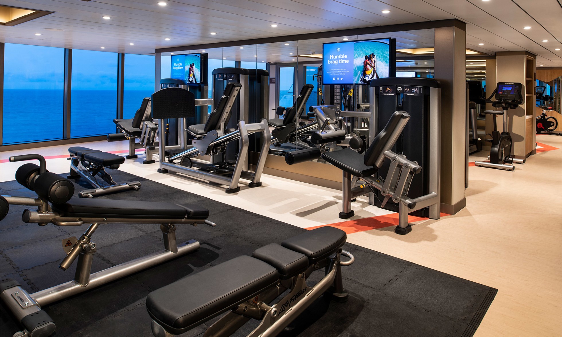 Tour du thuyền sang trọng nhất thế giới Spectrum of the Seas 5N5Đ Thượng Hải - Okinawa 7 gym