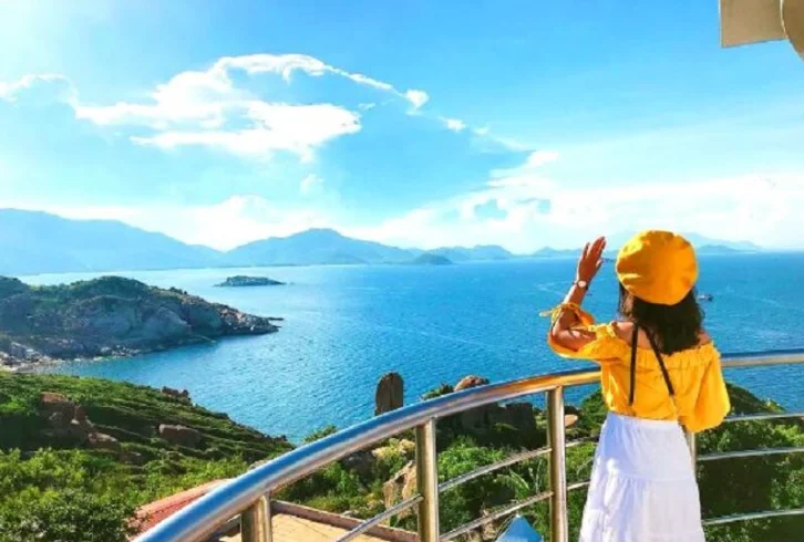 Kinh nghiệm du lịch Hải đăng Hòn Chút 2026: Giá vé, đường đi & lưu ý từ A-Z