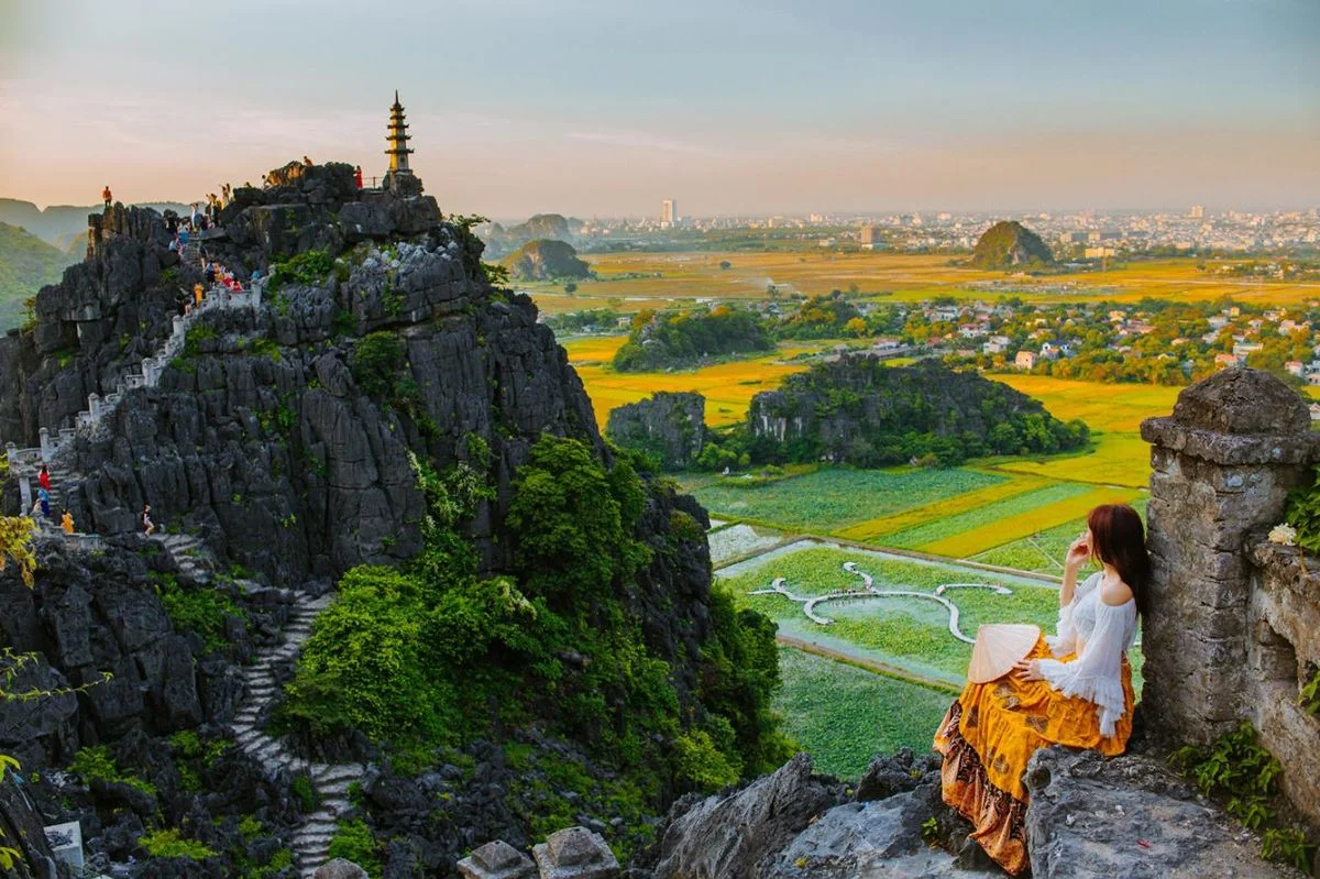 Hang Múa: Chinh phục "Vạn Lý Trường Thành thu nhỏ" giữa lòng cố đô
