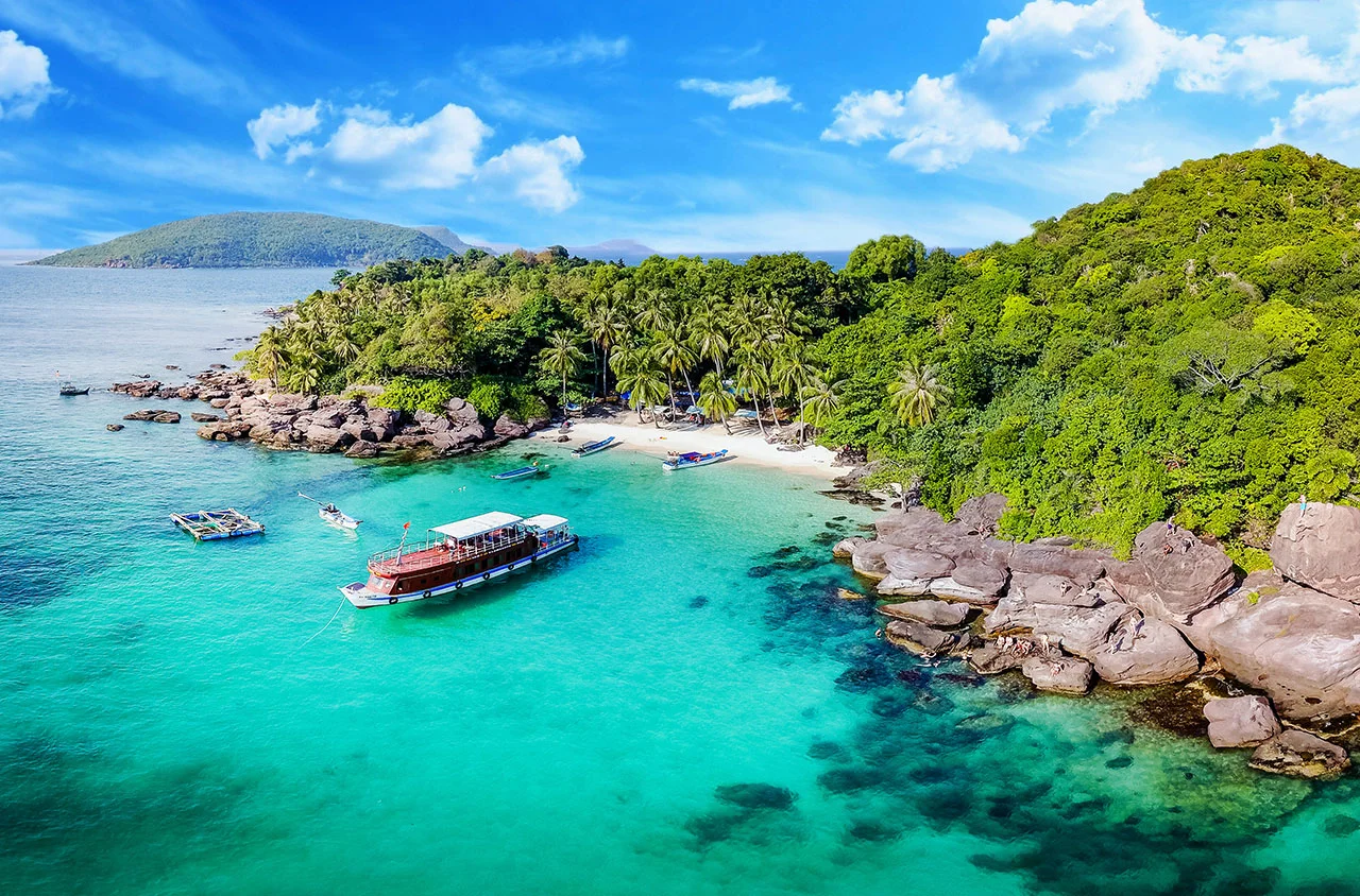 Khám phá các điểm du lịch Côn Đảo: Biển đảo hoang sơ & di tích lịch sử