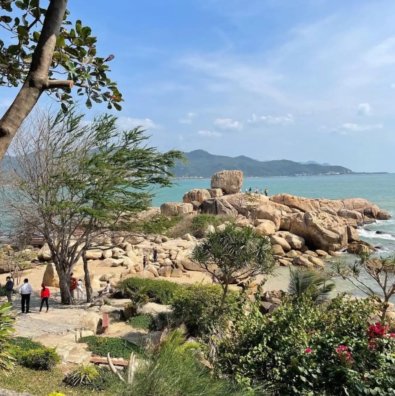 Kinh nghiệm du lịch Nha Trang tự túc từ A-Z: Ăn gì, Chơi đâu, Ở đâu & Mẹo đặt tour giá rẻ