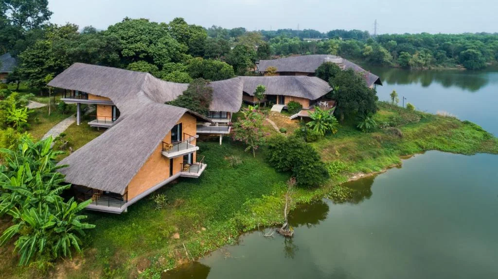 Tomodachi Retreat Sơn Tây: Các loại hình lưu trú, ẩm thực, dịch vụ, trải nghiệm nổi bật & giá phòng