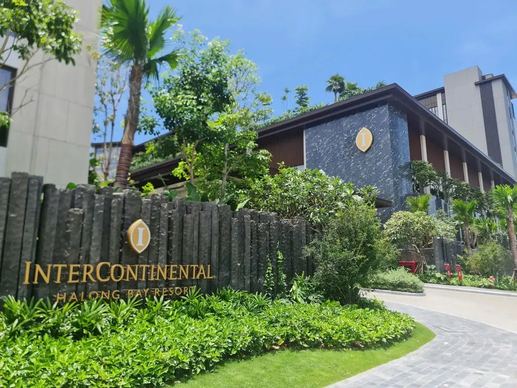 InterContinental Ha Long Bay Resort: Vị trí, di chuyển, các loại hình lưu trú, hệ thống tiện ích & giá phòng mới nhất