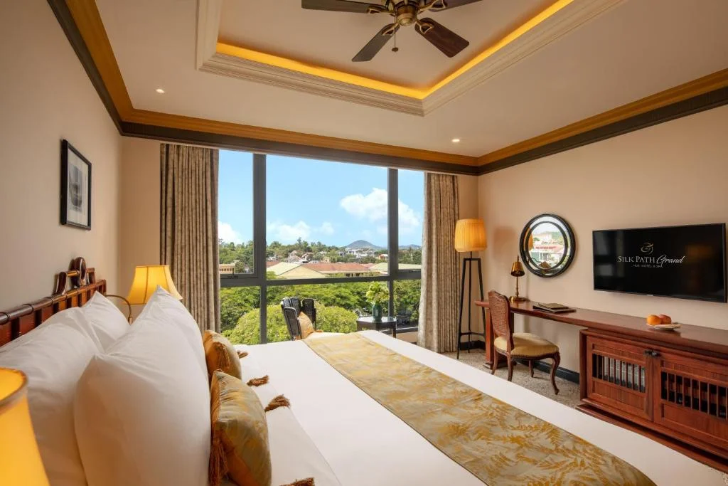 khach-san-silk-path-grand-hue-26