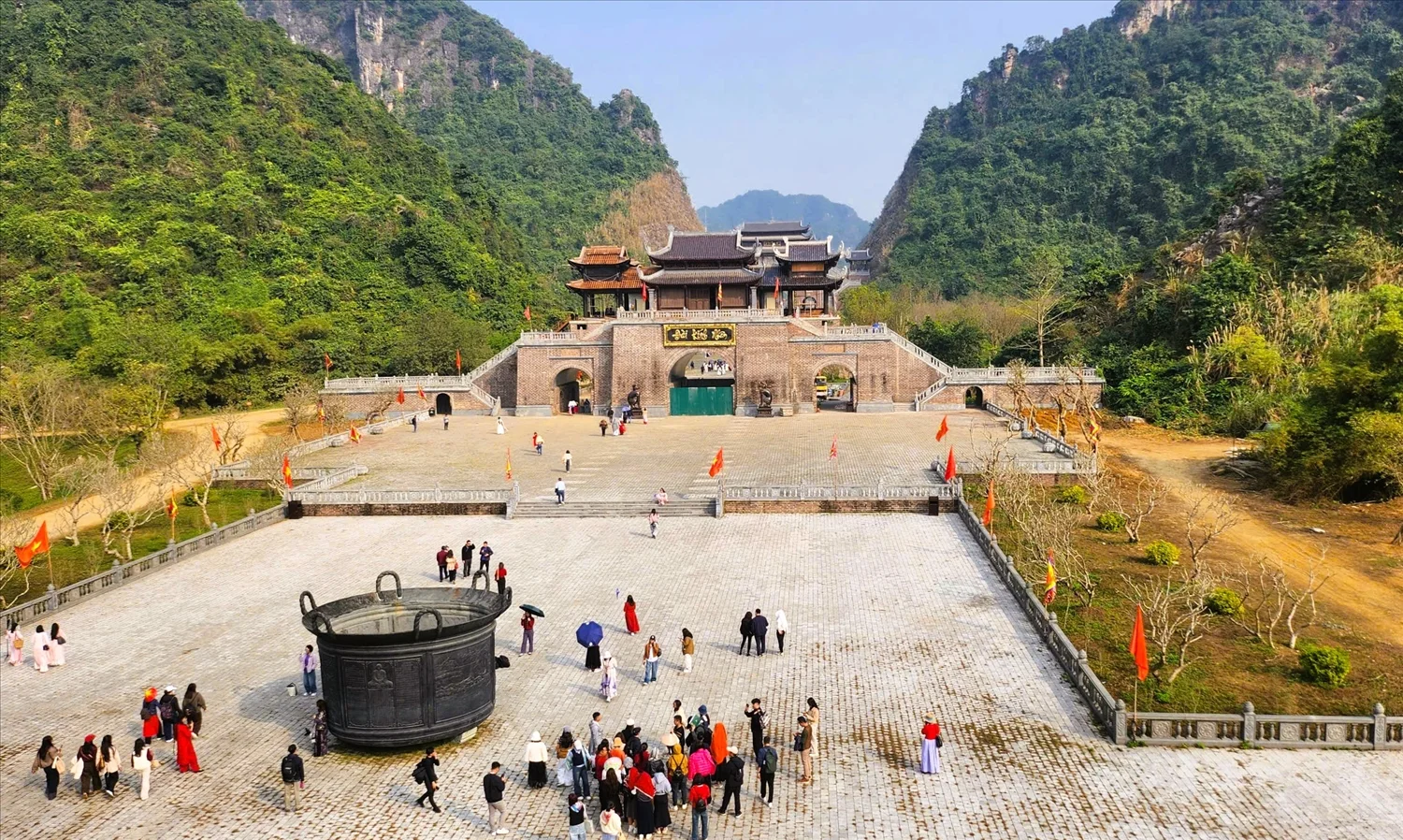 Kinh nghiệm đi Thung Ui: Kinh nghiệm, giá vé & đơn vị uy tín