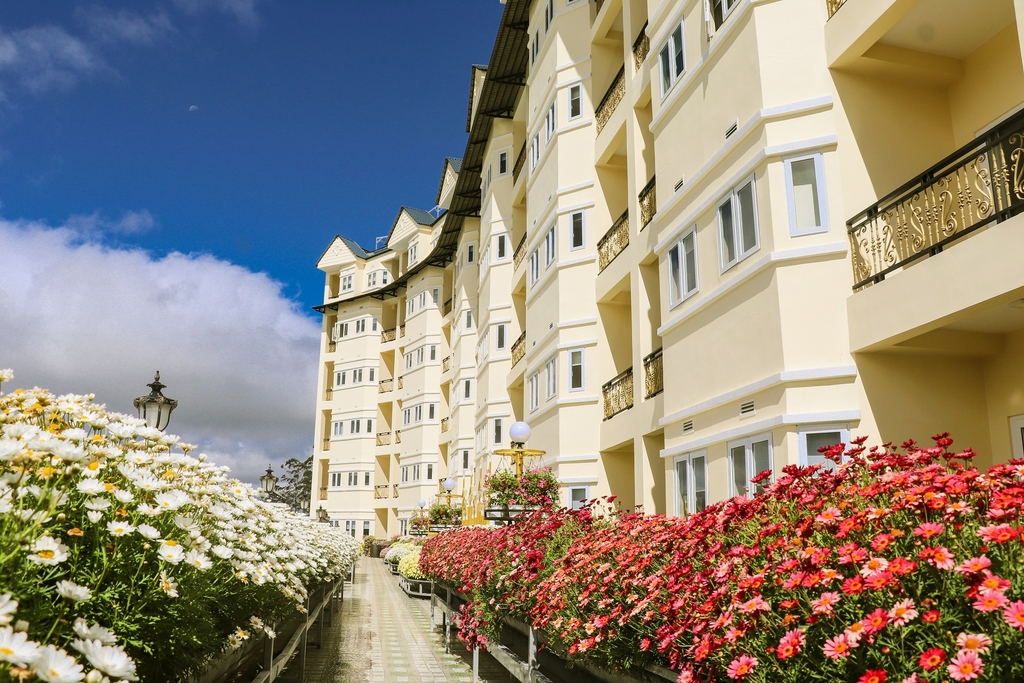 Ladalat Hotel