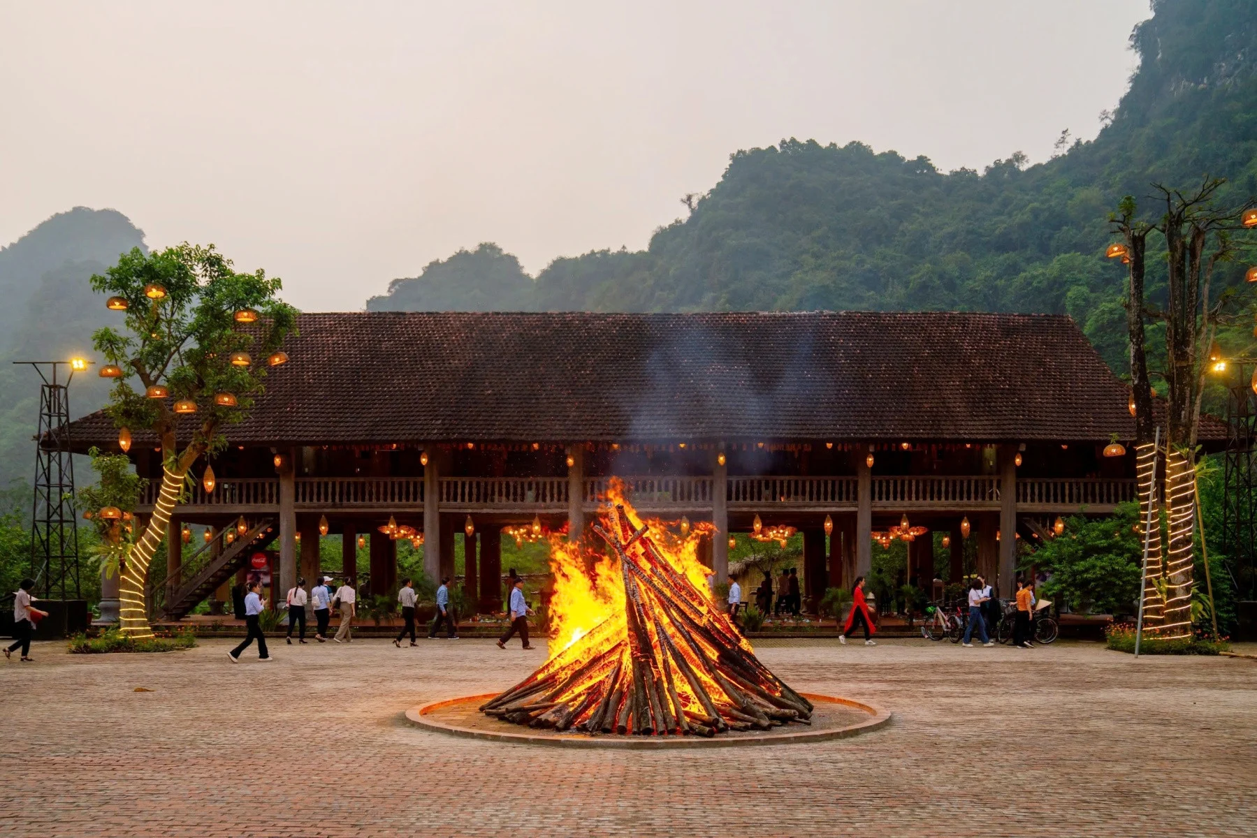 Thung Ui: Vị trí, điểm nổi bật, giá vé & đơn vị uy tín