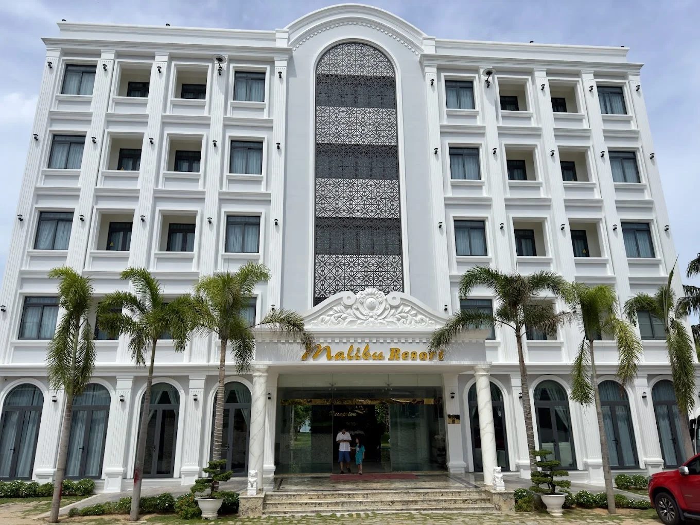 Malibu Resort Mũi Né: Vị trí, kiến trúc, kinh nghiệm đặt phòng và đơn vị uy tín