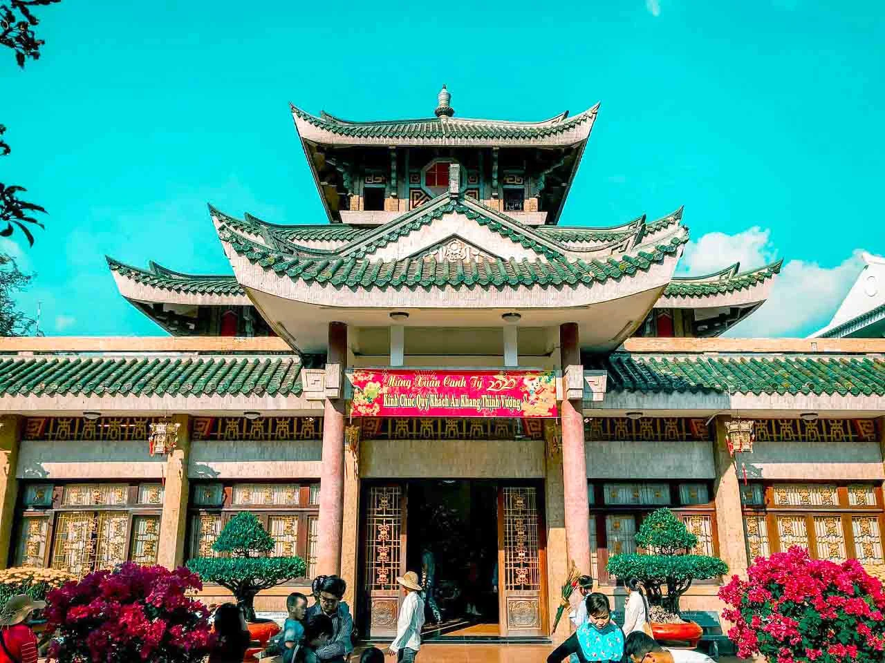 mieu-ba-chua-xu-an-giang-chanh-dien-1