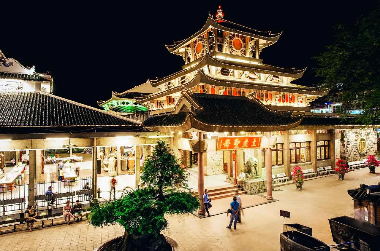 mieu-ba-chua-xu-nui-sam