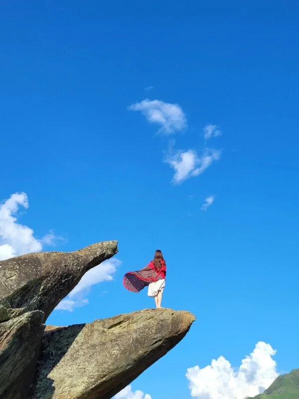 Mỏm cá Heo Tà Xùa: Vị trí, điểm nổi bật, kinh nghiệm du lịch & công ty uy tín