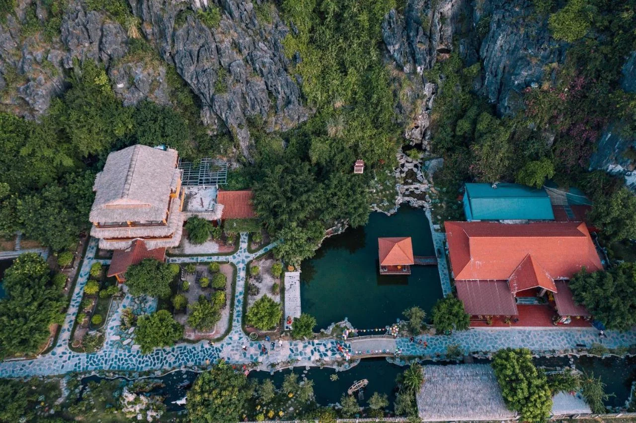 mua-caves-ecolodge-ninh-binh-exterior-1