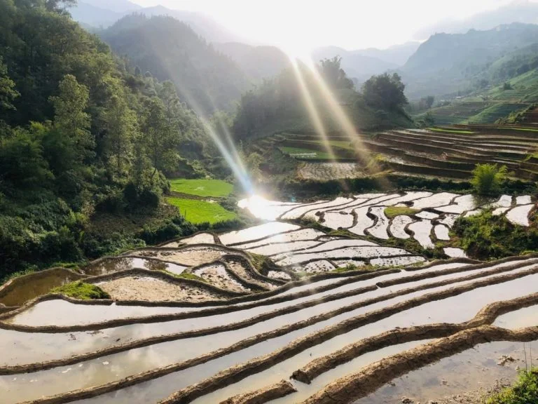 Tour Hà Giang Đèo Mã Pì Lèng Lũng Cú 3 ngày 2 đêm: Điểm tham quan nổi bật, lịch trình tour, chi phí và kinh nghiệm chọn tour