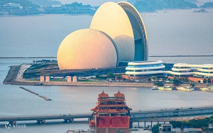 nha-hat-nhat-nguyet-boi-1-1