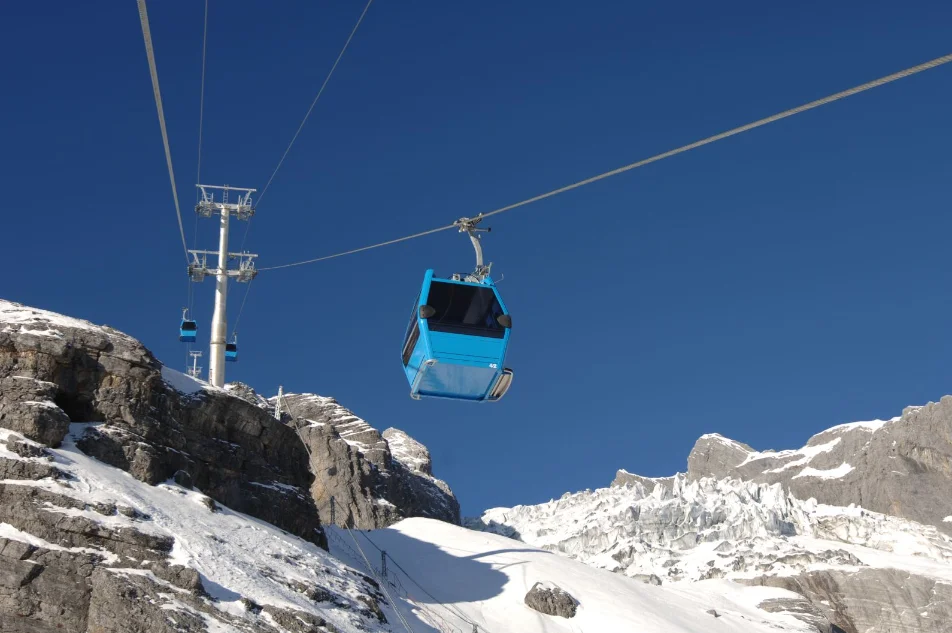 Núi Tuyết Ngọc Long Lệ Giang: Khám phá vùng đất tuyết đẹp nhất Trung Quốc