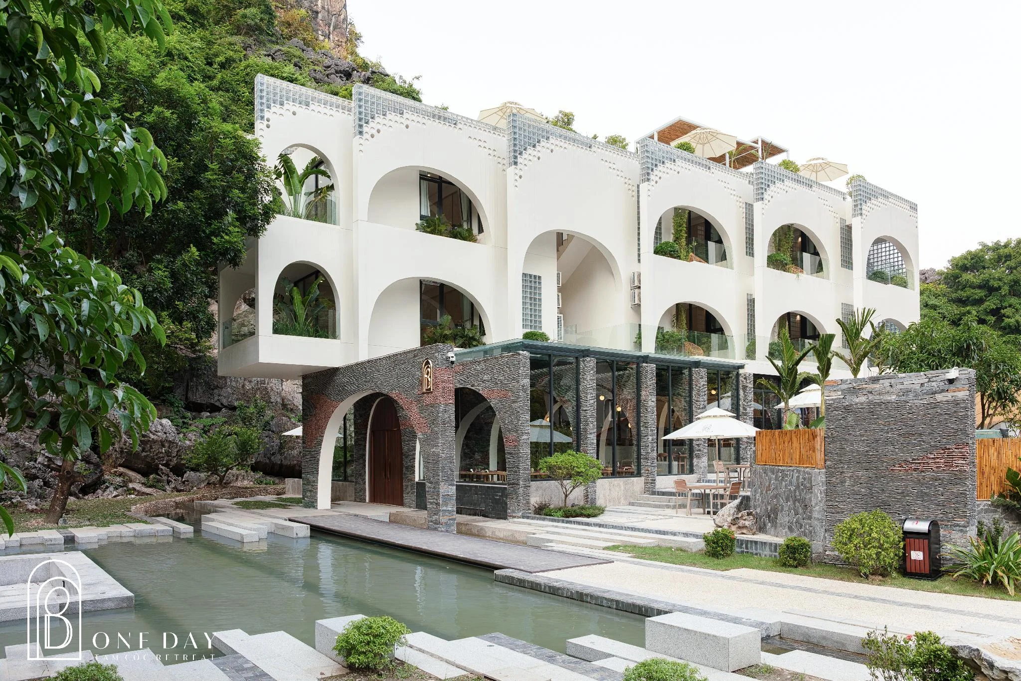 Hotline 24/7: 0982.484.000 Website: https://phetravel.com/ About Us: https://phetravel.com/phe-travel-hanh-trinh-hanh-phuc-trai-nghiem-khac-biet Youtube: https://www.youtube.com/@phetravel Email: phetravelhn@gmail.com Văn phòng Hà Nội: VP1: 57 ngõ 16 Hoàng Cầu, Đống Đa VP2: Geleximco Lê Trọng Tấn, Hà Đông